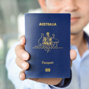 Получить гражданство Австралии станет сложнее