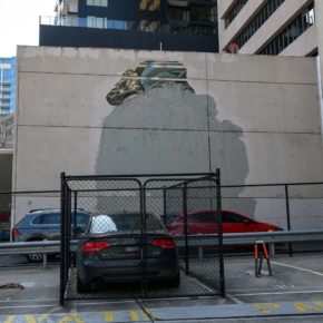 Графити с обнимающимися солдатами ВСУ и России закрасили